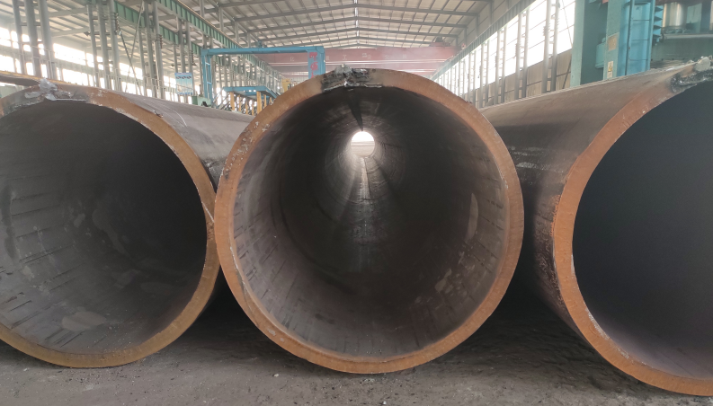 What preparations need to be done before installing steel pipes?